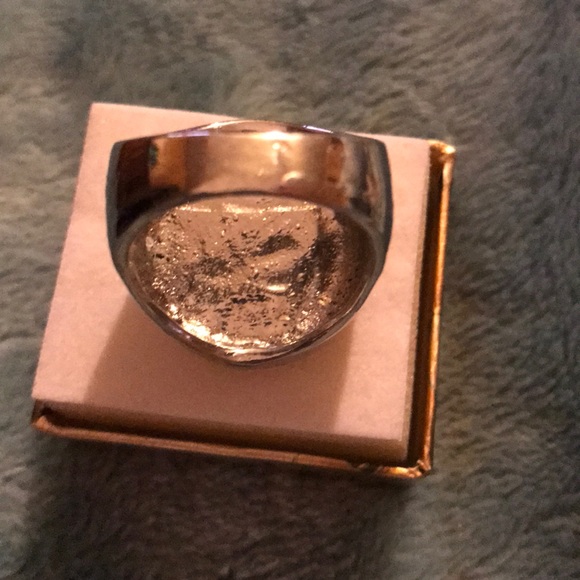 Silver ring - Picture 3 of 3